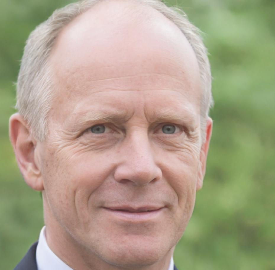 Portrait de Marc Durand, expert en analyse financière